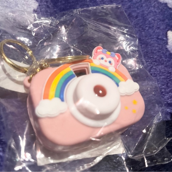 Rainbow Projection Camera Keychain ☆o-[･o･]-o尸 ★ Bundle only please ★ - Picture 1 of 3